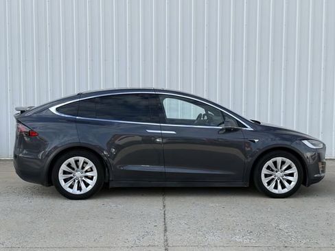 Used 2018 Tesla Model X 100D image 3
