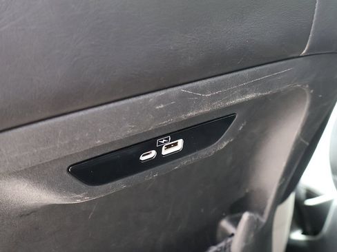 Used 2023 Chrysler Pacifica Touring-L FWD image 55