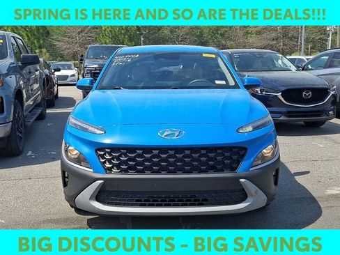 Certified 2022 Hyundai Kona SE w/ Cargo Package image 3