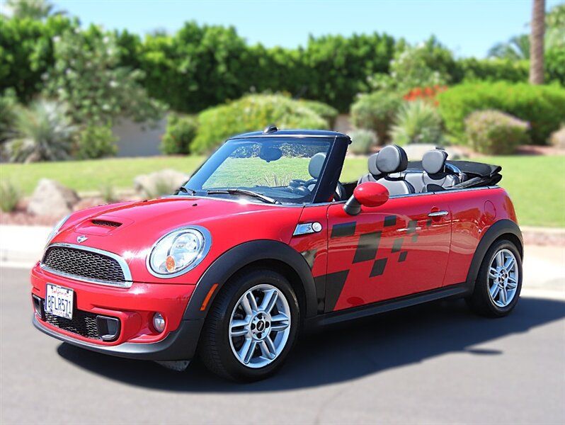 Used 2013 MINI Cooper S FWD image 2