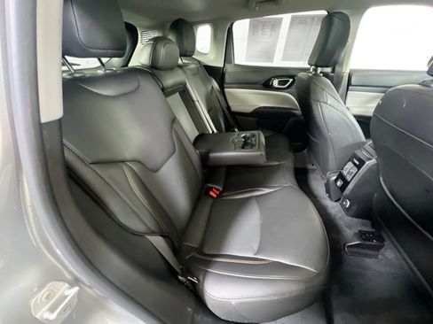 Used 2022 Jeep Compass Limited w/ Sun and Sound Group AWD/4WD image 27
