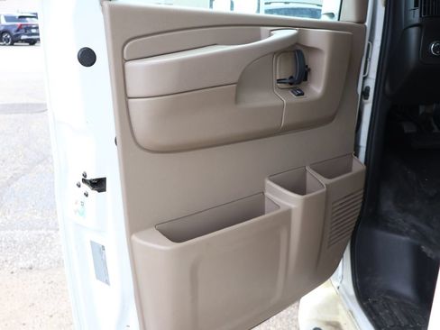 Used 2015 Chevrolet Express 4500 w/ RV Package RWD image 14