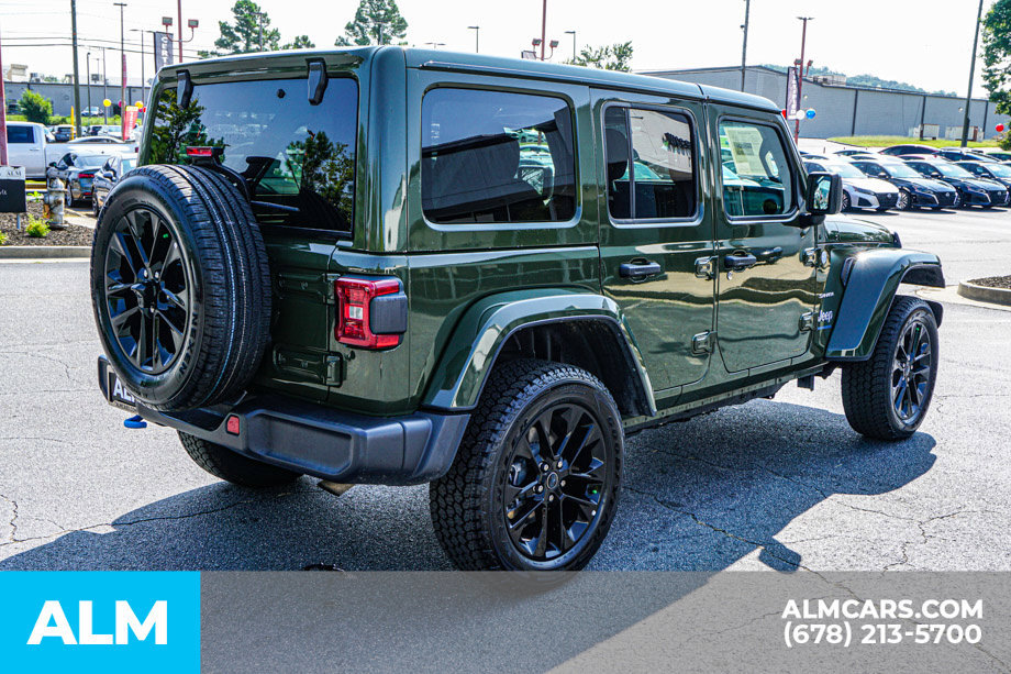 Used 2024 Jeep Wrangler Unlimited Sahara AWD/4WD image 5