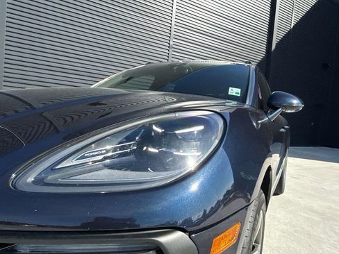 Used 2023 Porsche Macan Turbo image 7