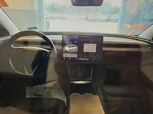 Used 2024 Tesla Model 3 Standard Range RWD image 8