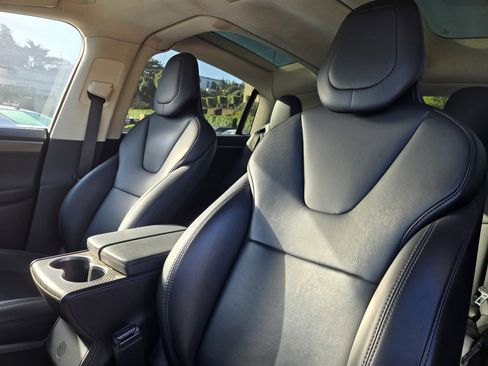 Used 2017 Tesla Model X 75D image 17