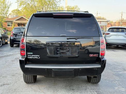 Used 2011 GMC Yukon Denali AWD/4WD image 10