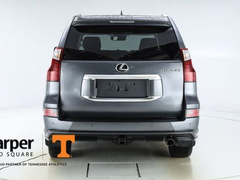 Used 2022 Lexus GX 460 Premium w/ Accessory Package image 8