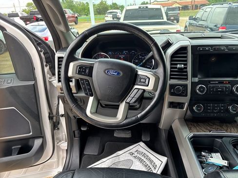 Used 2019 Ford F250 Lariat w/ Lariat Ultimate Package AWD/4WD image 14