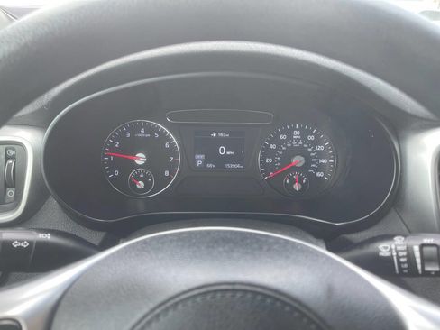 Used 2019 Kia Sorento FWD image 16