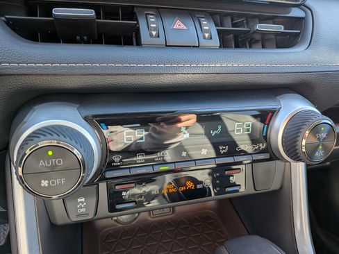 Certified 2025 Toyota RAV4 Limited image 20