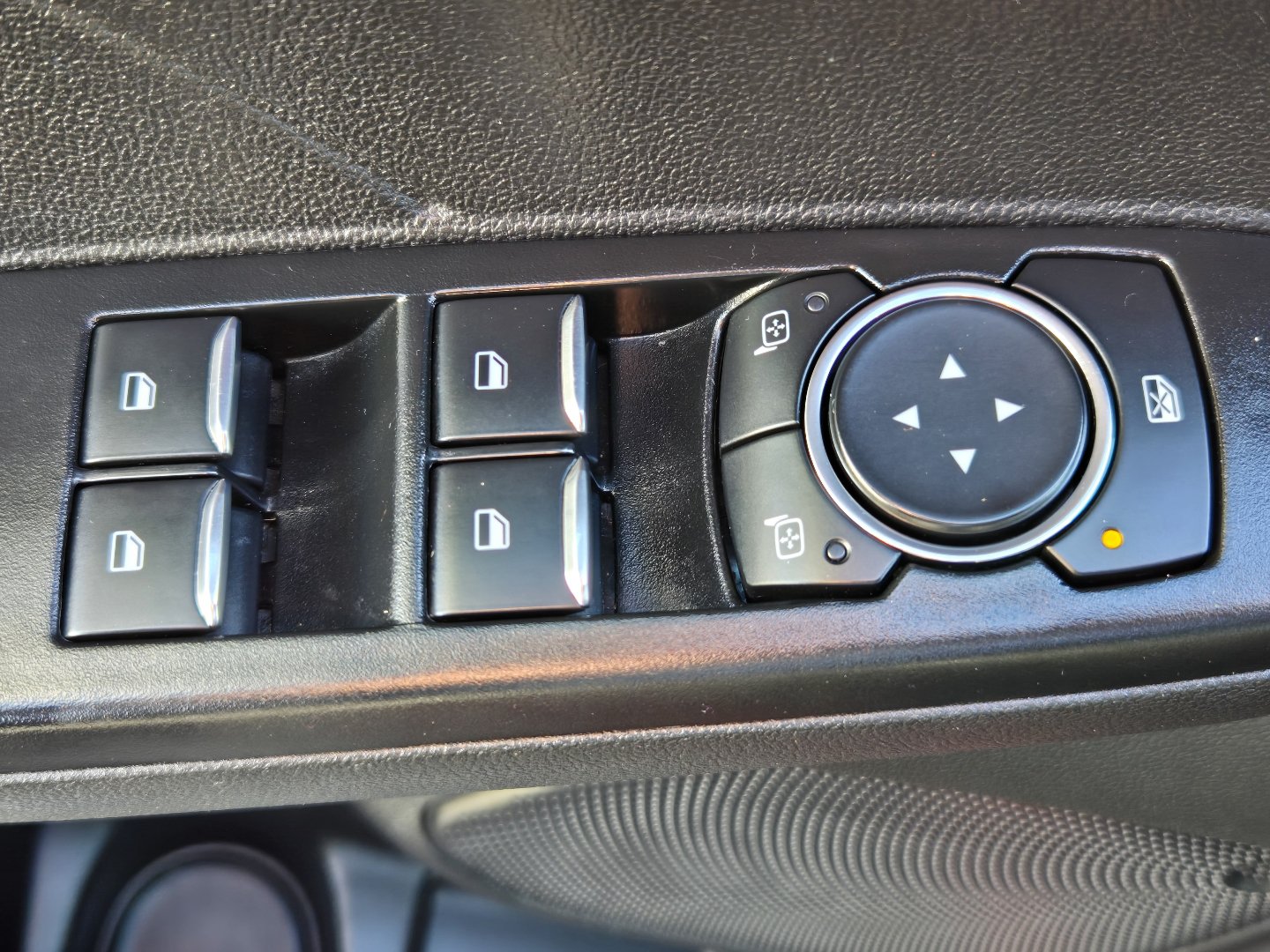 Used 2025 Ford Escape ST-Line Select AWD/4WD image 17
