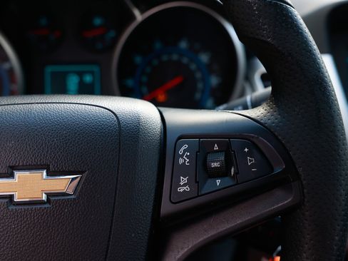 Used 2014 Chevrolet Cruze LS image 26