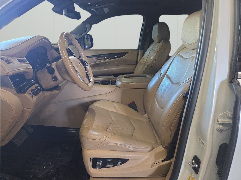Used 2020 Cadillac Escalade Platinum AWD/4WD image 14