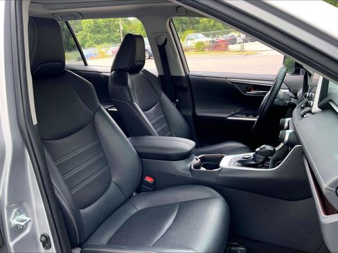 Used 2020 Toyota RAV4 Limited AWD/4WD image 7