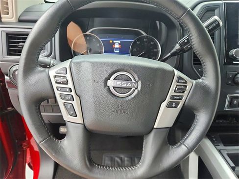 Used 2024 Nissan Titan SV w/ SV Convenience Package image 22
