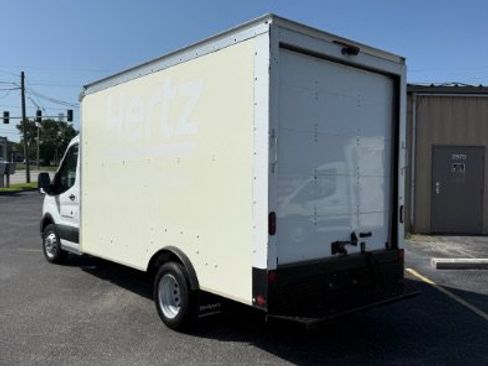 Used 2022 Ford Transit 350 DRW RWD image 6