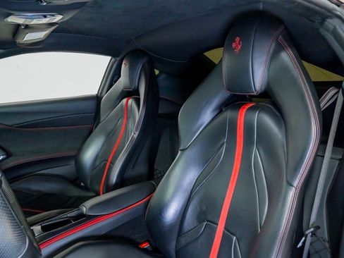 Used 2018 Ferrari 812 Superfast RWD image 23