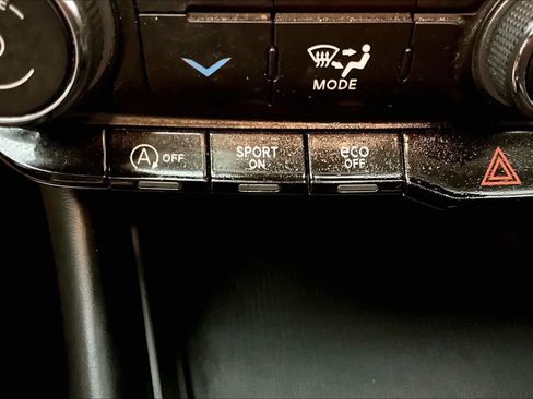 Used 2021 Dodge Durango SXT w/ 3rd Row Seating Group image 34