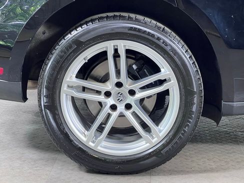 Certified 2023 Porsche Macan Turbo AWD/4WD image 14