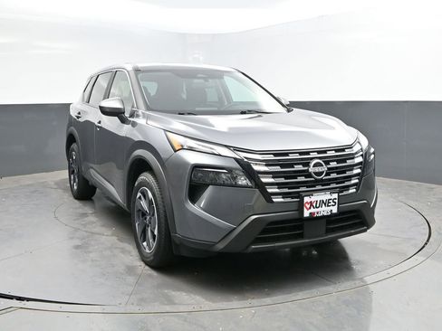 Used 2025 Nissan Rogue SV AWD/4WD image 4