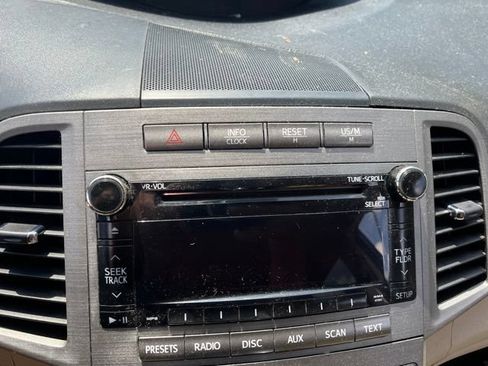 Used 2010 Toyota Venza FWD image 22