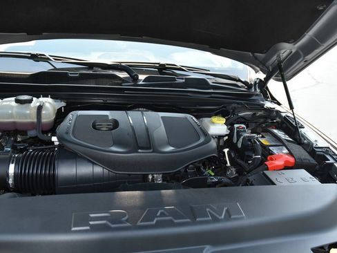 Used 2025 RAM 1500 Big Horn AWD/4WD image 33