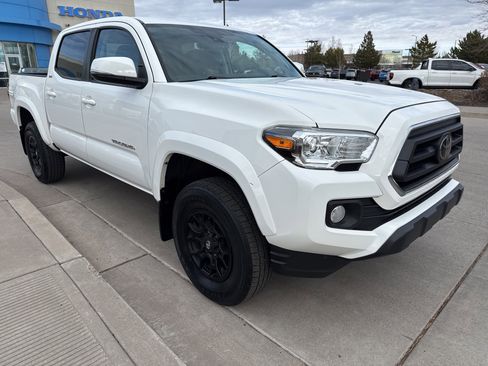 Used 2022 Toyota Tacoma 4x4 Double Cab image 3