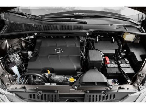 Used 2015 Toyota Sienna LE image 13