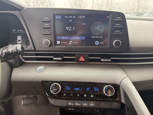 Used 2021 Hyundai Elantra SEL image 10