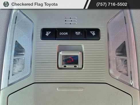 Used 2021 Toyota RAV4 LE FWD image 10