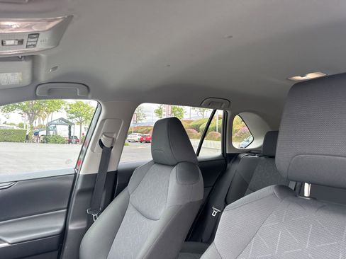 Used 2025 Toyota RAV4 XLE FWD image 13