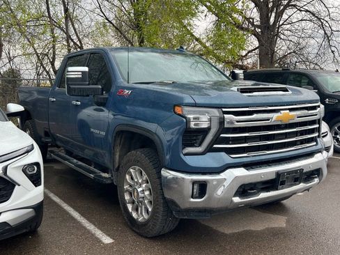 Used 2024 Chevrolet Silverado 3500 LTZ w/ LTZ Premium Package image 2