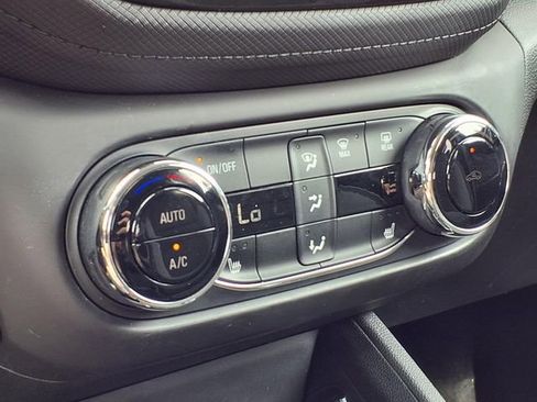 Used 2023 Chevrolet TrailBlazer LT w/ Convenience Package image 12