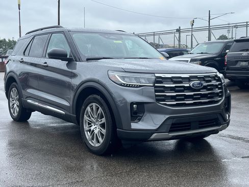 Used 2025 Ford Explorer Active w/ Active Comfort Package AWD/4WD image 1