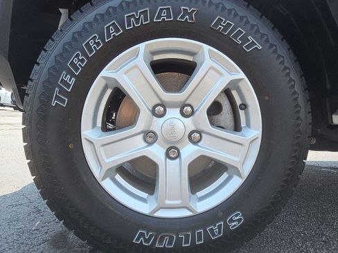 Used 2019 Jeep Wrangler Unlimited Sport S image 9