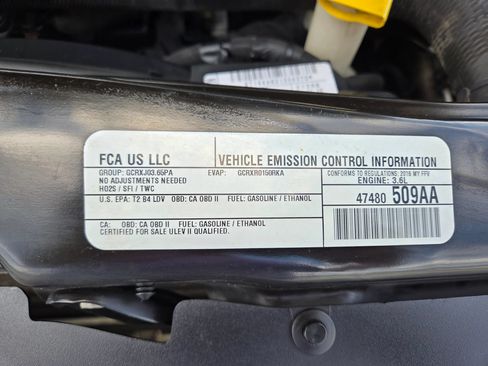 Used 2016 Chrysler Town & Country Touring FWD image 23