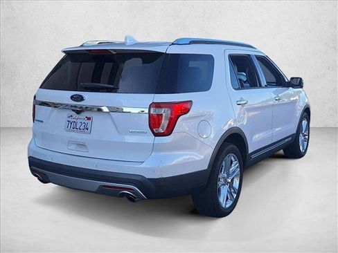 Used 2017 Ford Explorer Limited image 5