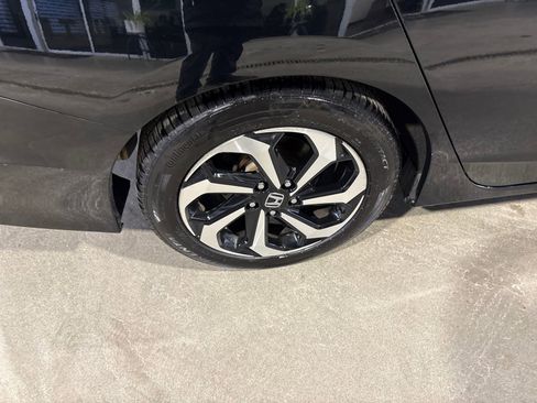 Used 2016 Honda Accord EX-L image 32