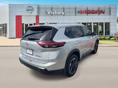 Used 2024 Nissan Rogue SV w/ SV Premium Package AWD/4WD image 5