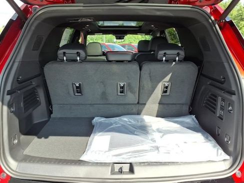 New 2026 Chevrolet Traverse RS w/ LPO, Floor Liner Package AWD/4WD image 12