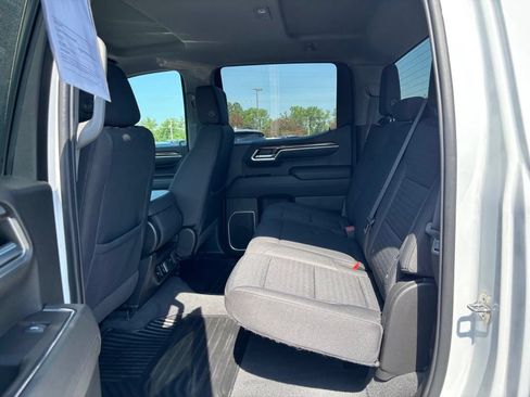 Used 2022 Chevrolet Silverado 1500 LT w/ Z71 Off-Road Package AWD/4WD image 17
