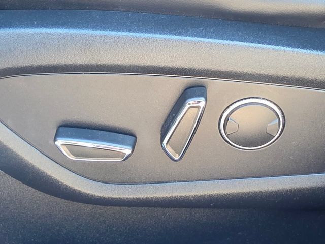 Used 2017 Lincoln MKX Select w/ Select Plus Package AWD/4WD image 21