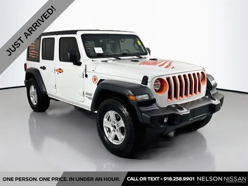 Used 2020 Jeep Wrangler Unlimited Sport S AWD/4WD image 3