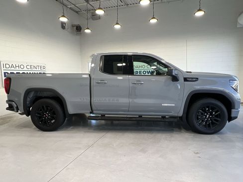 Used 2024 GMC Sierra 1500 Elevation w/ LPO, Elevation Black Package AWD/4WD image 9