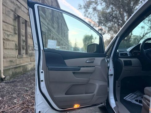 Used 2013 Honda Odyssey LX image 6