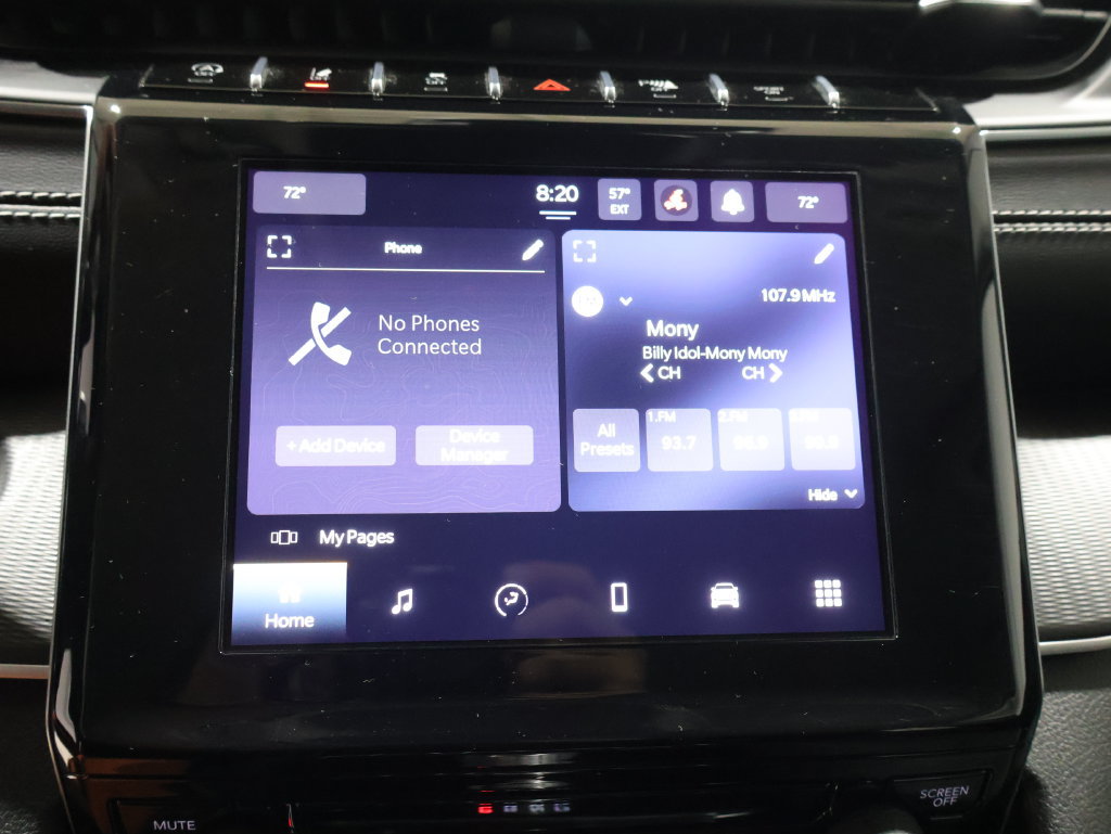 Used 2023 Jeep Grand Cherokee Laredo AWD/4WD image 23