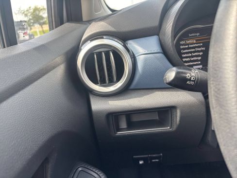 Used 2025 Nissan Versa SV FWD image 32