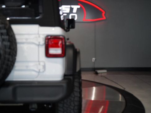 Used 2024 Jeep Wrangler Sport image 37