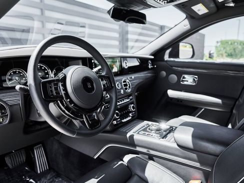 Used 2023 Rolls-Royce Ghost AWD/4WD image 2